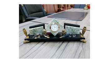 Письменный прибор из жадеита и долерита Два льва