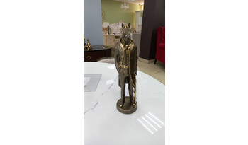 Скульптура Конь в пальто